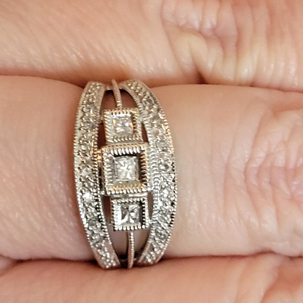 White Gold Diamond Ring Sz 7 - Picture 7 of 9